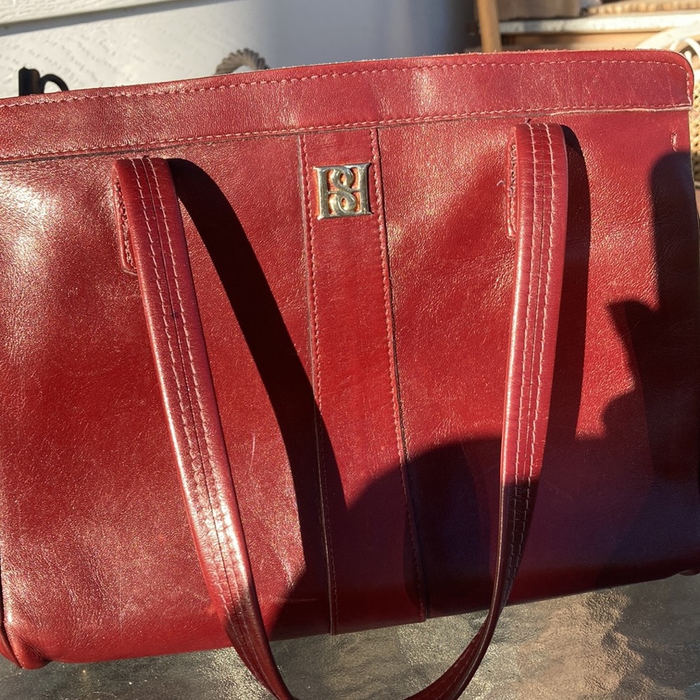 Leather purse appx. 12 x 9 x 4”, 1st pics outside light, unsewn zipper $19